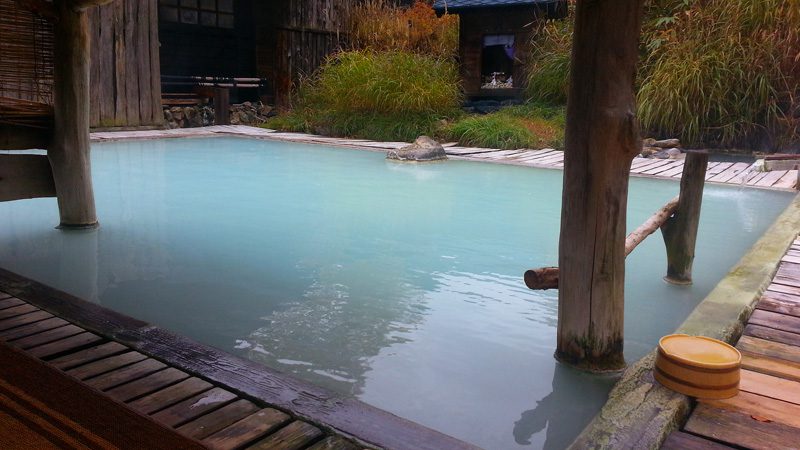 An outdoors onsen. Image Isriya Paireepairit, Flickr 
