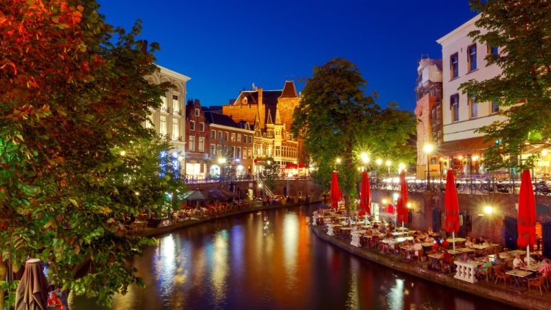 A scenic canal in Utrecht at dusk