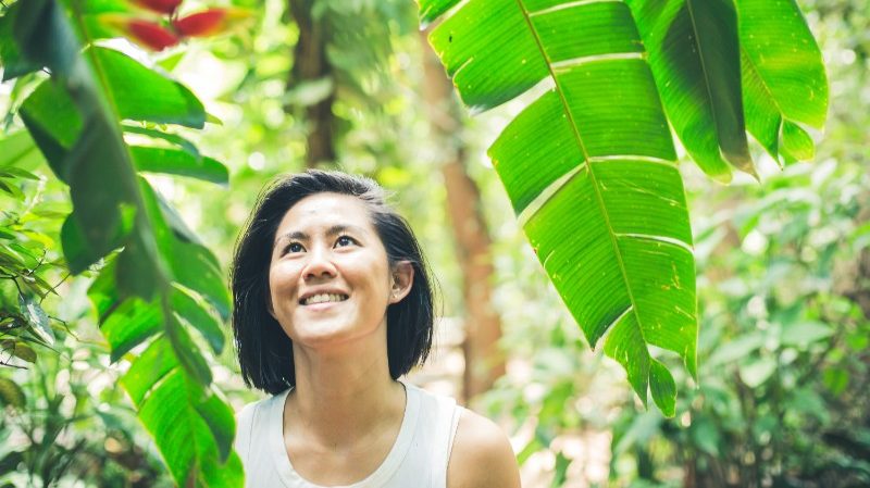female traveller in Sri Lanka