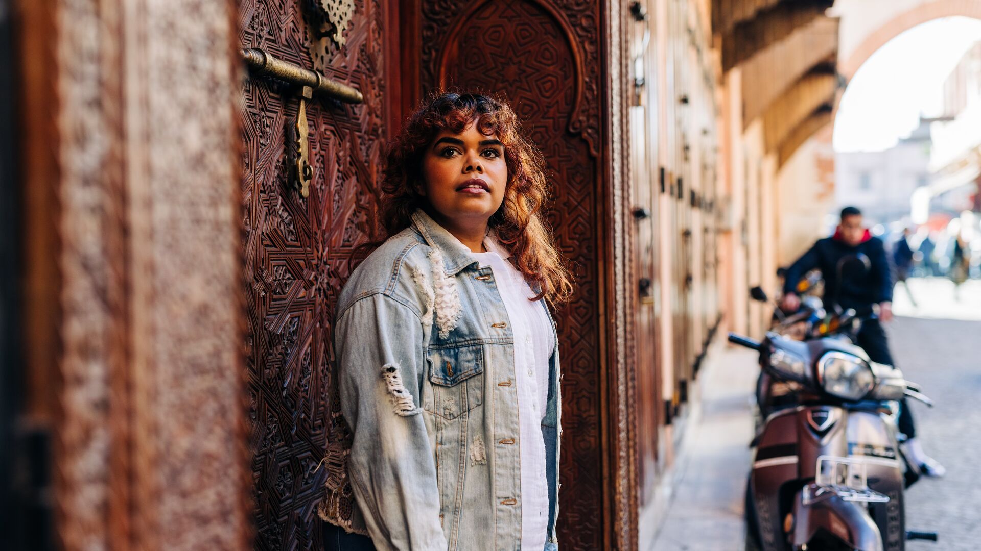 Solo traveller in Morocco giving Main Character Energy