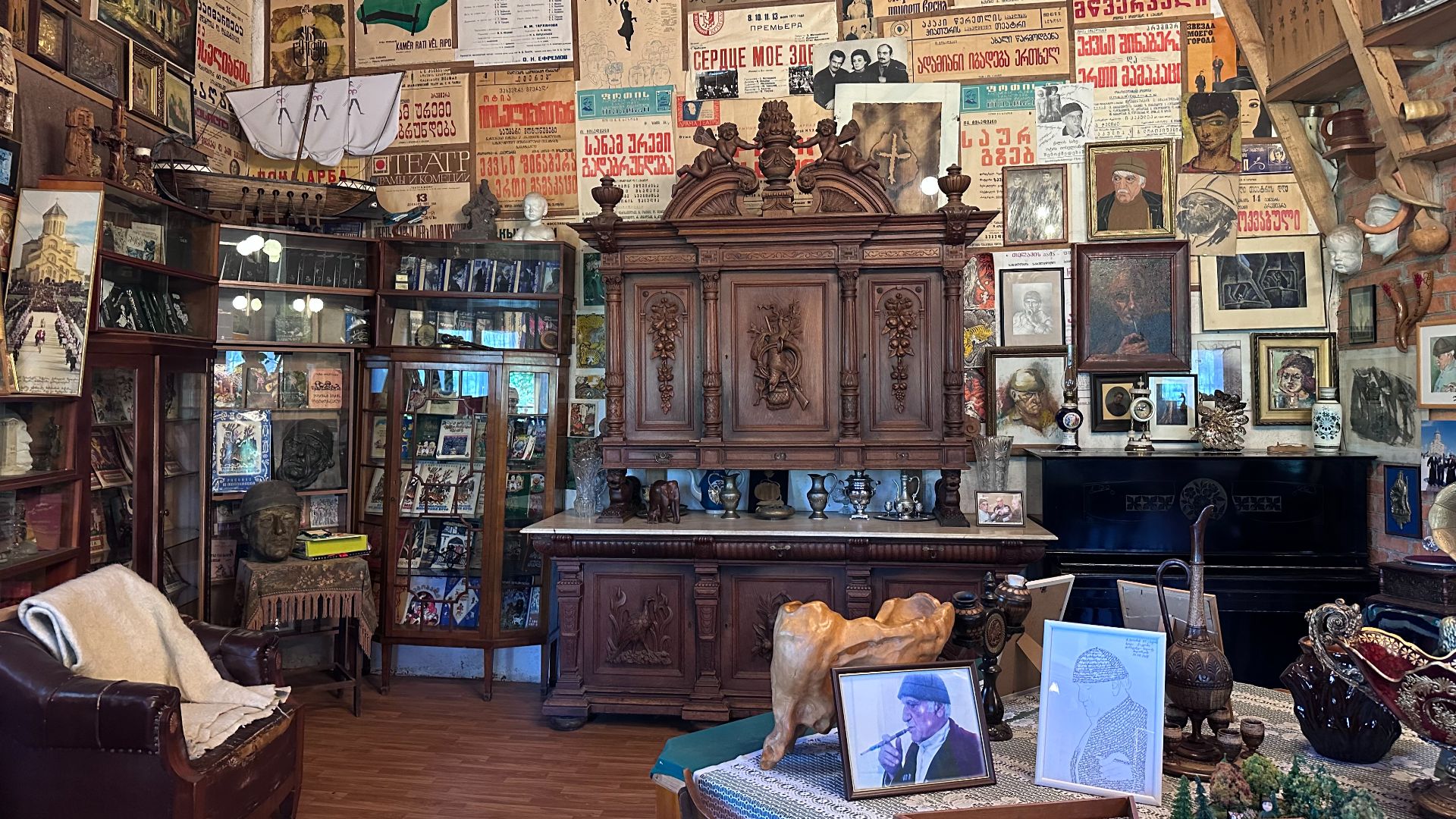 Otias Ezo winery is owned and run by the descendants of the famous Georgian author, Otia Ioseliani.