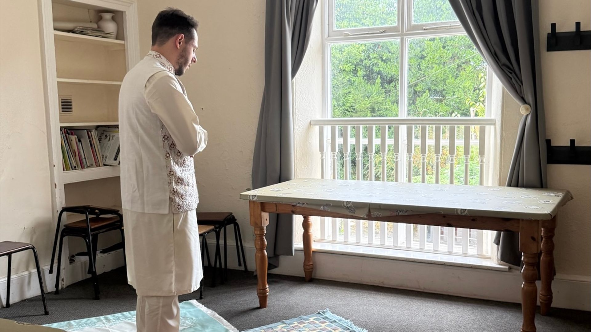 The writer Mariam Amini advises on remaining adaptable while travelling. 