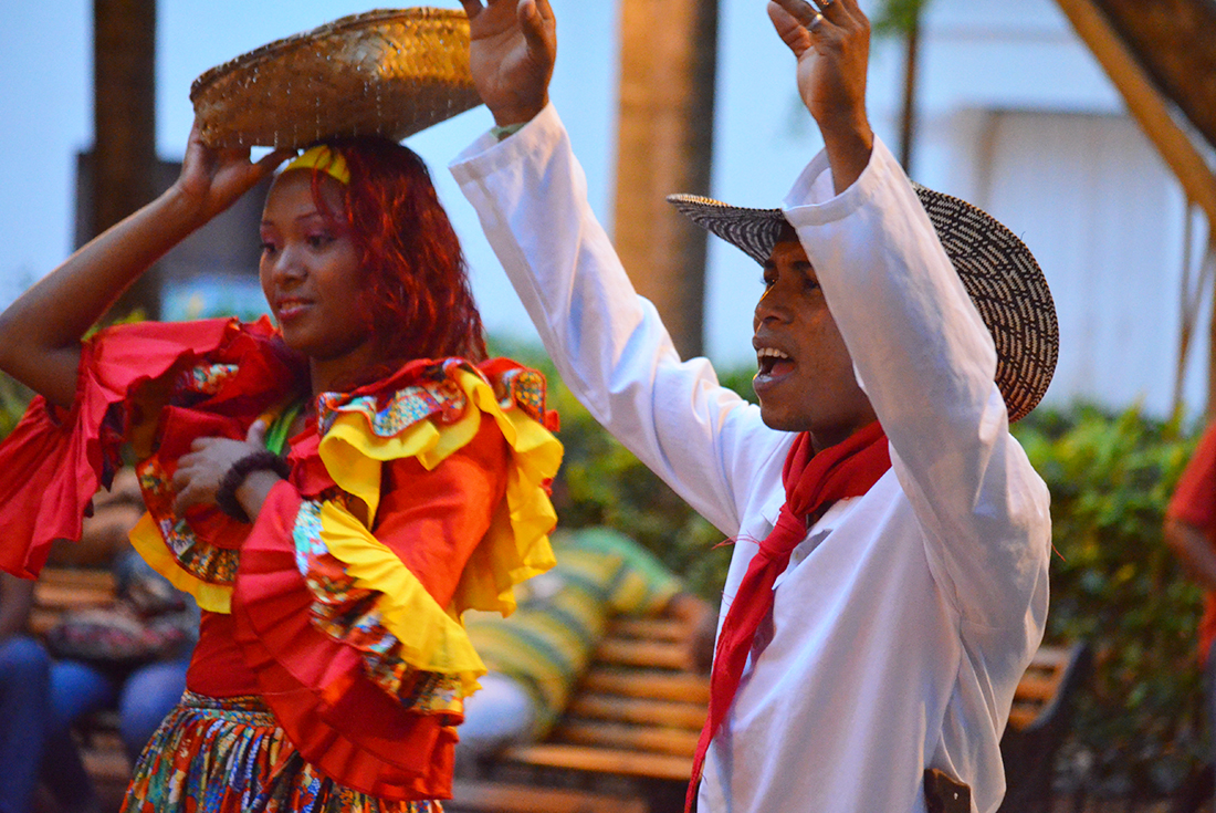 colombia cartagena dancing locals colourful
