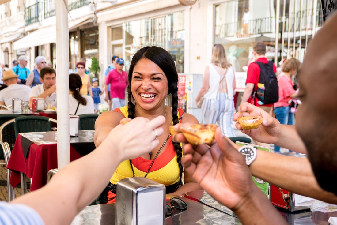 Portugal-Lisbon_travellers