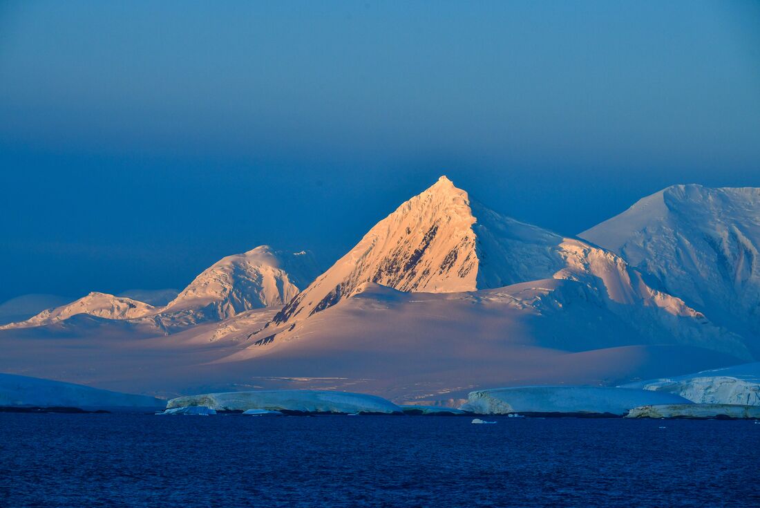 Simply enormous mountains of the Antarctic islands