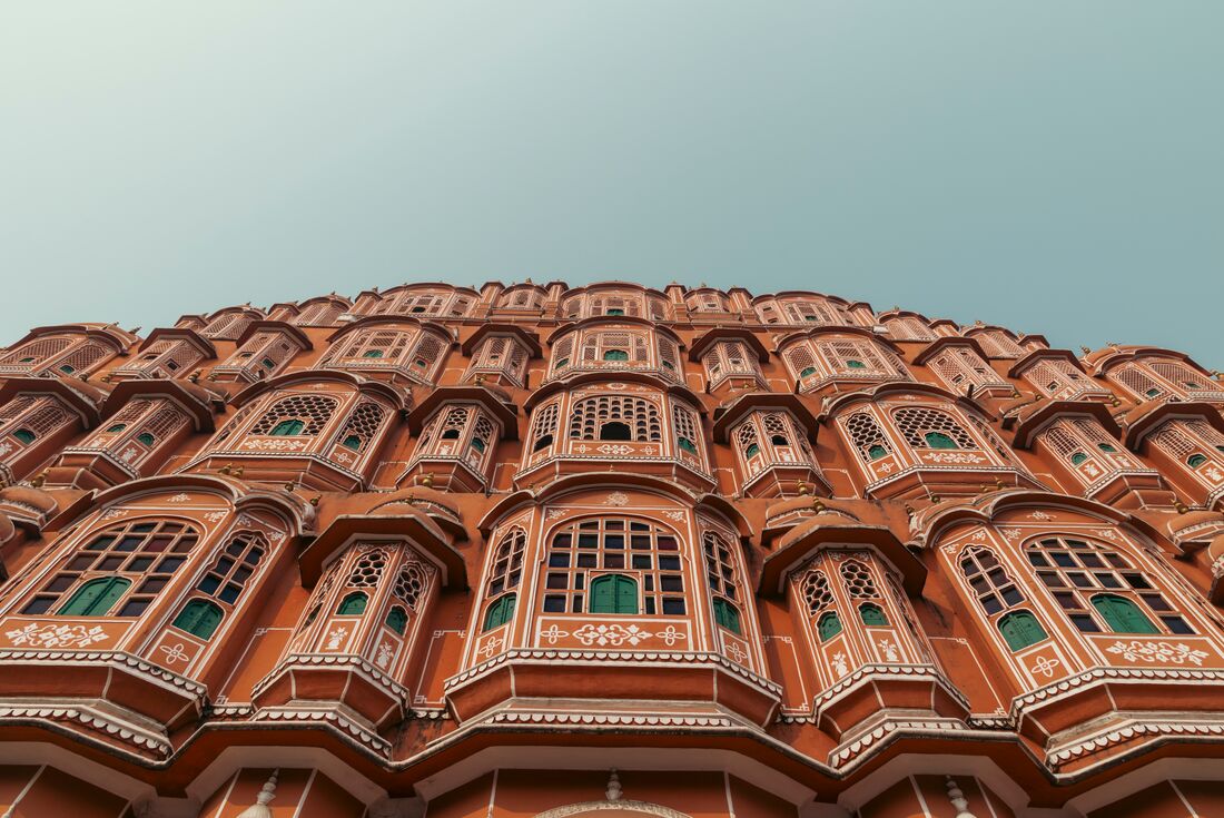 Tesselating facade of the Hawa Mahal in Jaipur pink city north India